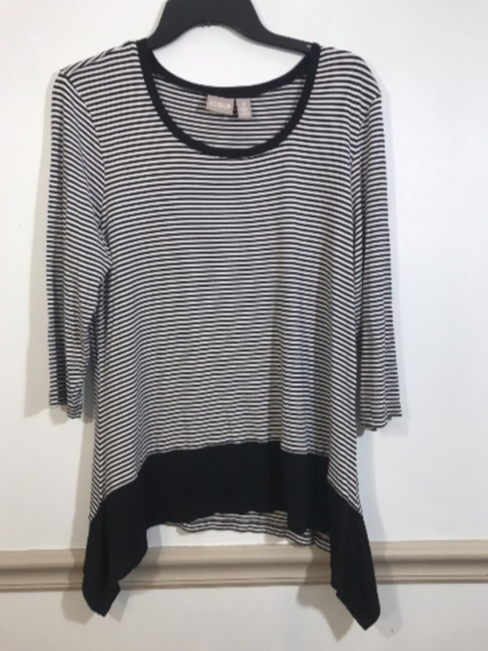 Chicos Top Womens 2 US Large Black Striped 3/4 Sleeves Pullover